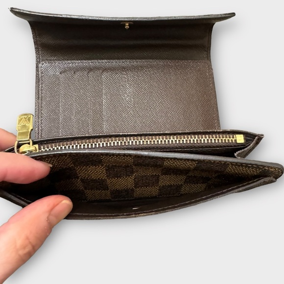 LOUIS VUITTON Damier Ebene Alexandra Wallet - Picture 11 of 16